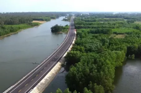 Ngắm cung đường ven biển băng qua rừng dương, cồn cát đẹp bậc nhất Quảng Ngãi