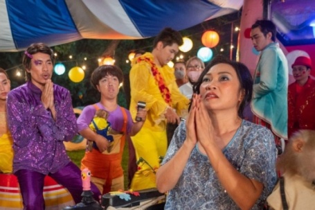 Phim tôn vinh nghề xiếc vượt 'Avatar' và 'Thiên đường máu', dẫn đầu phòng vé Việt