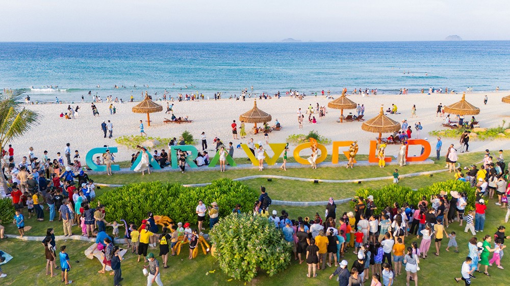 CaraWorld Cam Ranh sở hữu gần 5km bờ biển Bãi Dài, tạo tiền đề cho một đô thị biển quy mô quốc tế