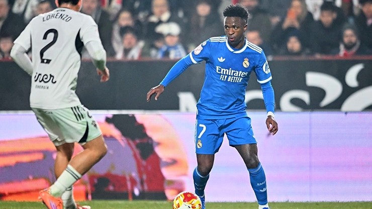 Dù phong độ sa sút nhưng cầu thủ Brazil vẫn có giá trị thương mại và danh tiếng