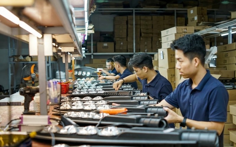 Elmall sở hữu nhà xưởng có diện tích lên đến 2000m2 đảm bảo lượng hàng sẵn kho lớn, đáp ứng ngay lập tức