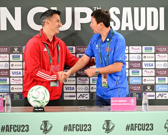 Họp báo U23 Việt Nam đấu U23 UAE: HLV Kim Sang Sik chia sẻ về chấn thương Đình Bắc - 2