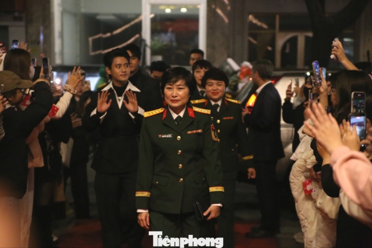 Ở hạng mục điện ảnh của giải Cánh diều, Mưa đỏ đối đầu Tử chiến trên không, Địa đạo, Bộ tứ báo thủ, Nụ hôn bạc tỷ, Chị dâu, Cục vàng của ngoại, Mang mẹ đi bỏ, Phá đám sinh nhật mẹ.