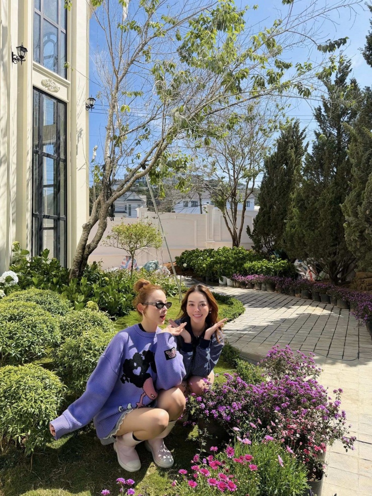 Lộ diện căn biệt thự do Huyền Baby và bạn thân 20 năm xây để 'dưỡng già' ở Đà Lạt - 4