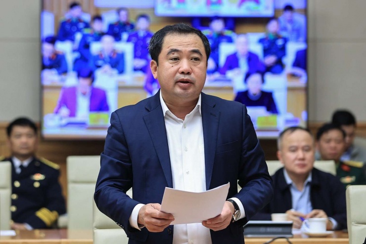 Bộ trưởng Bộ Nông nghiệp và Môi trường Trần Đức Thắng trình bày Báo cáo tổng kết "Chiến dịch Quang Trung". Ảnh: VGP