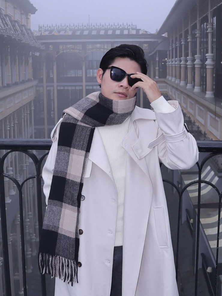 Ảnh sao 16/1: Hai con Cường Đôla diện áo thun chục triệu đồng - 10