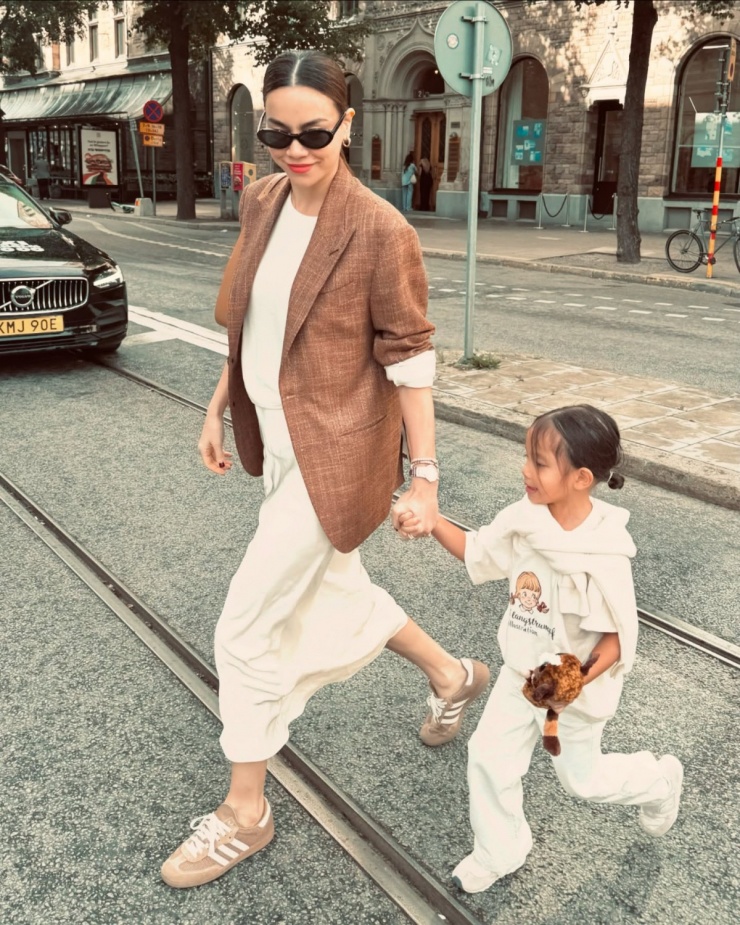 10 kiểu áo khoác mùa lạnh giúp Hồ Ngọc Hà được khen sang chảnh - 8