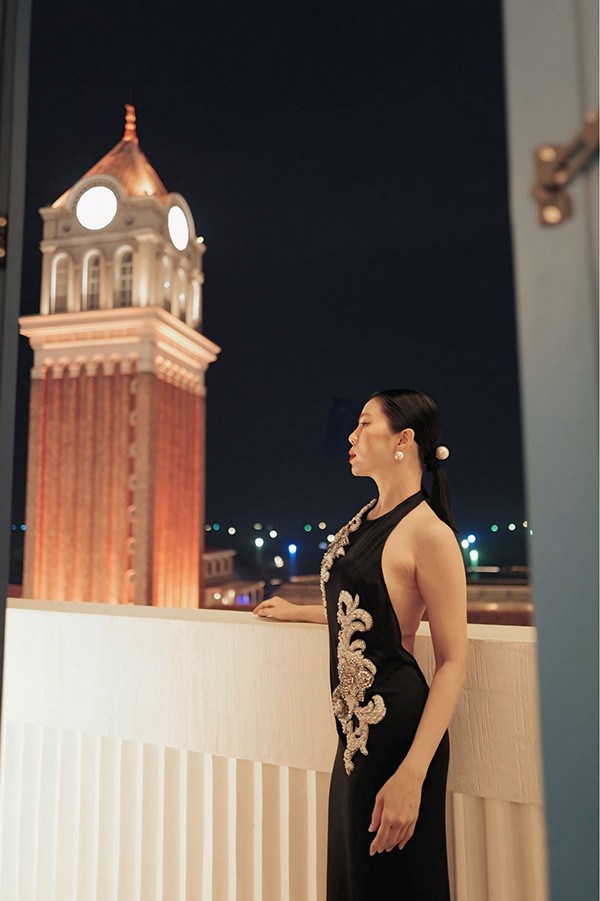 Lệ Quyên trong những ngày qua tận hưởng khoảnh khắc yên bình bên người thương.