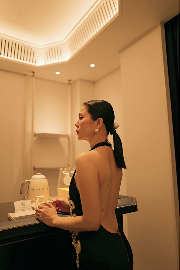 Hiện tại, sau khi về nhà chung sống, Lệ Quyên vẫn được Lâm Bảo Châu yêu chiều, chăm sóc hết lòng.