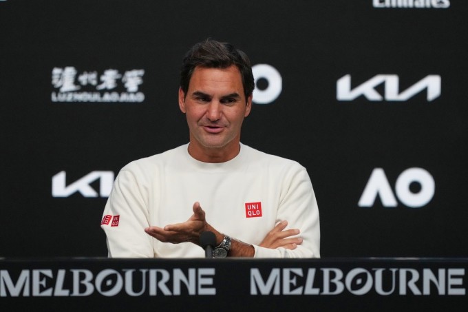 Cựu tay vợt Roger Federer trong buổi họp báo ở Melbourne hôm 15/1. Ảnh: Reuters