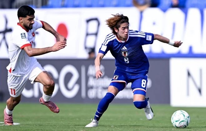 U23 Nhật Bản (áo xanh) có kỳ U23 châu Á thứ 3 liên tiếp vào ít nhất tới bán kết