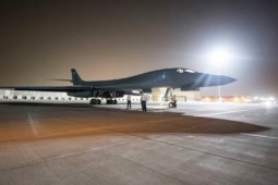 Loạt vũ khí Mỹ có thể dùng để tấn công khiến Iran khiếp sợ, thế giới choáng váng