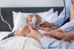 Cuối năm, cao điểm cúm mùa, người cao tuổi, người có bệnh nền cẩn trọng