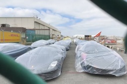 Bí ẩn dàn siêu xe trị giá 50 triệu USD xuất hiện tại sân bay