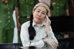 Vợ chồng bà Nguyễn Phương Hằng không đến toà theo giấy triệu tập, bà Đinh Lan muốn hoãn phiên toà