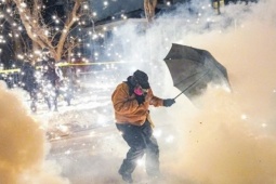 Ông Trump dọa huy động quân đội để dẹp biểu tình ở Minnesota