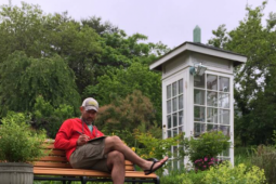 Chuyện chưa kể về bốt điện thoại lạ kỳ bậc nhất thế giới