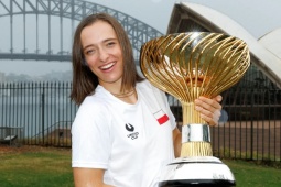 Nóng nhất thể thao chiều 16/1: Swiatek không bị ám ảnh bởi "Career Grand Slam"