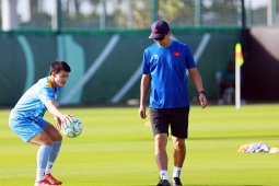 Thầy Kim “truyền lửa” U23 Việt Nam trước giờ G: “Ai cũng đau, nhưng phải vượt qua để thắng UAE”