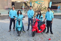 Xe máy điện giá 26,5 triệu đồng ghi điểm nhờ trang bị hiện đại, đi cả trăm km một lần sạc