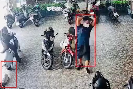 Clip: Cô gái lùi xe làm đổ bình rượu quý khiến người đàn ông "vò đầu bứt tai"