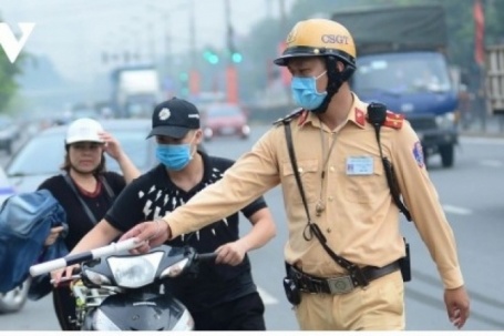 Mức phạt năm 2026 cho lỗi không chấp hành hiệu lệnh của CSGT