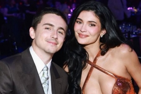 Timothée Chalamet và Kylie Jenner 'sống cùng như vợ chồng'