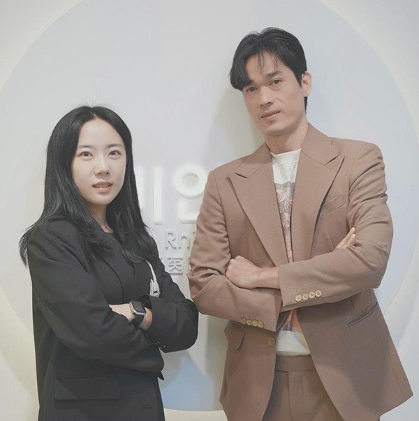 Bác sĩ Huỳnh Tấn Đạt tại hội nghị thẩm mỹ Châu Á (KCCS) tại Hàn Quốc