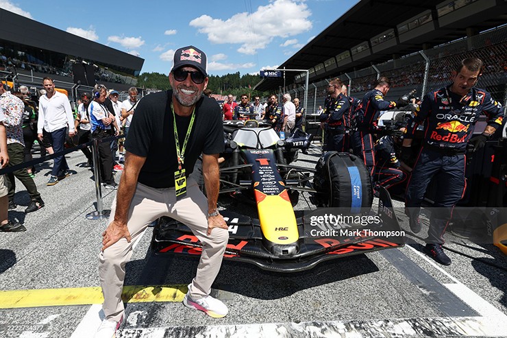 Klopp hiện vẫn gắn bó với dự án Red Bull, dù liên tục được đồn đoán tái xuất