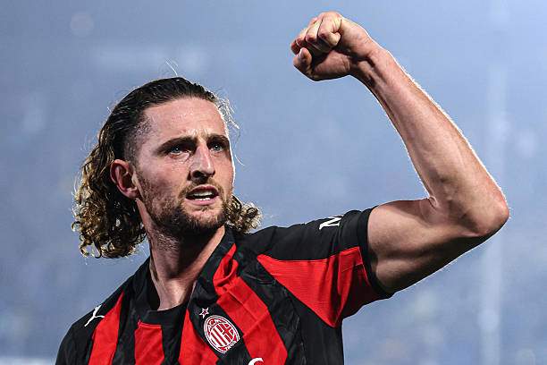 Rabiot mang về quả penalty gỡ hòa và ghi cú đúp ngược dòng cho Milan