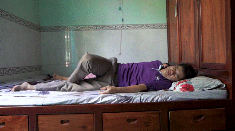 Chú Tài đau đớn khắp cơ thể vì bệnh thoái hóa