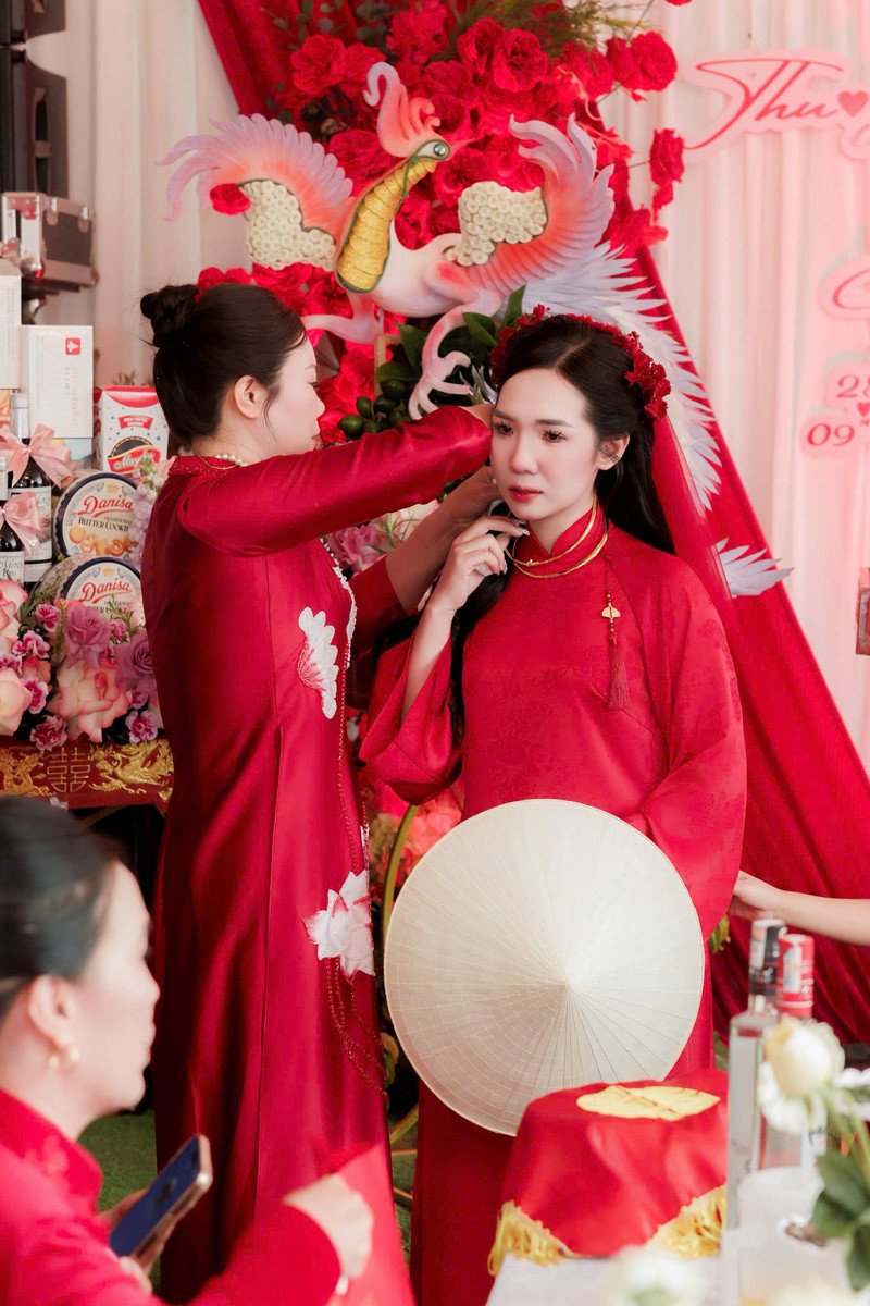 Khoảnh khắc xúc động khi mẹ chồng trao của hồi môn cho nàng dâu cũ&nbsp;