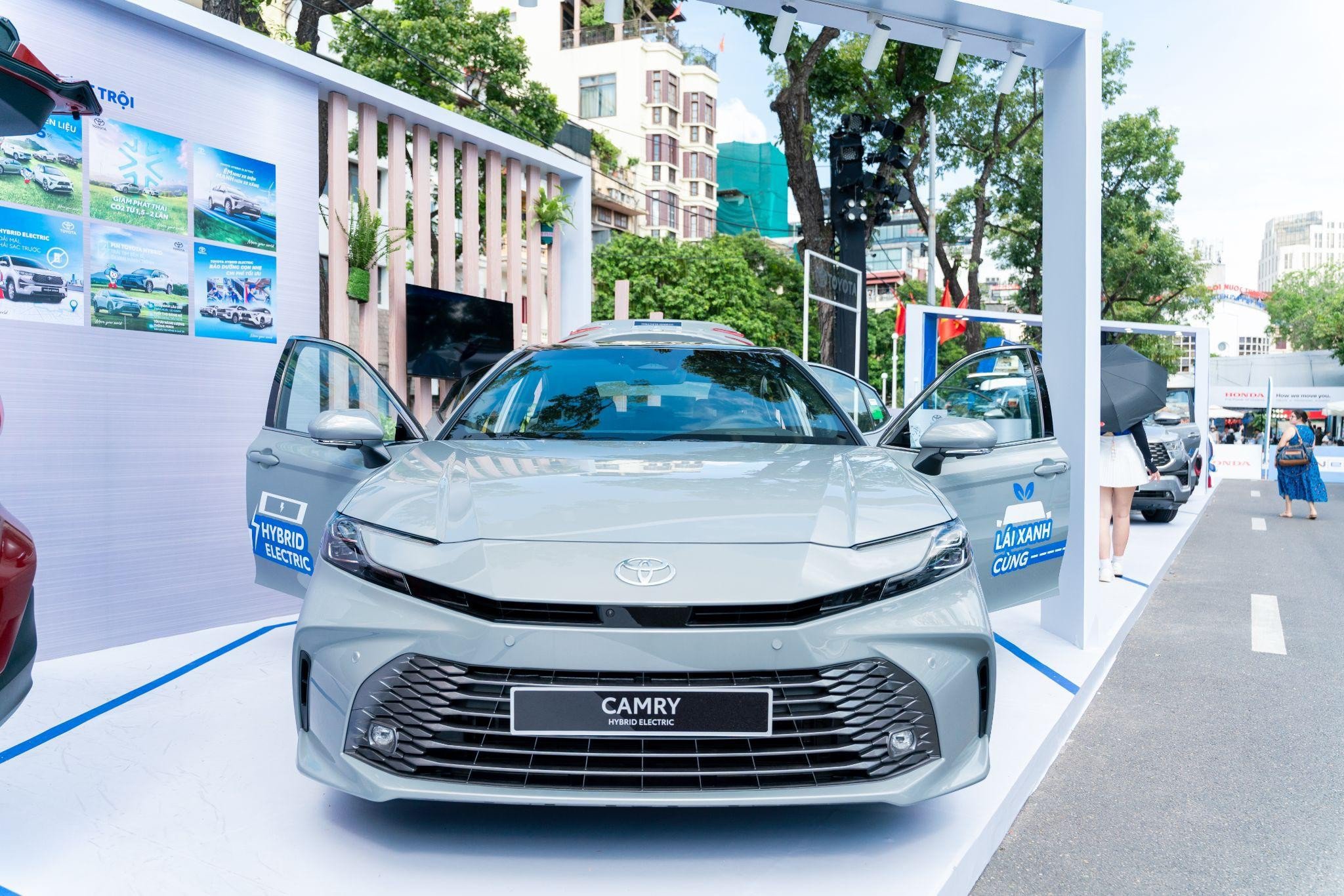 Camry là một trong các mẫu xe HEV đạt doanh số ấn tượng nhất.&nbsp;