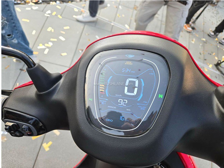 Xe máy điện giá 26,5 triệu đồng ghi điểm nhờ trang bị hiện đại, đi cả trăm km một lần sạc - 3