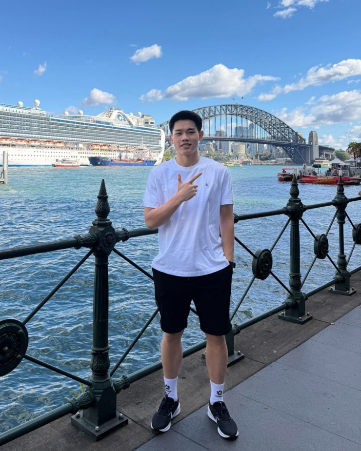 Phong cách bảnh bao xuống phố của 'ngôi sao' tuyển U23 Đình Bắc - 8