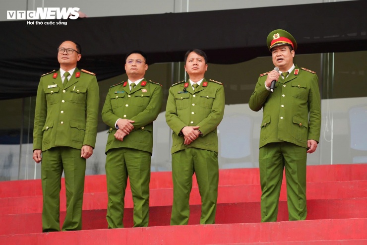 Phát biểu tại buổi kiểm tra, Thiếu tướng Chử Xuân Dũng, Phó Giám đốc Học viện Cảnh sát Nhân dân, biểu dương tinh thần trách nhiệm và sự nỗ lực của các học viên tham gia luyện tập. Đồng thời nhấn mạnh màn trống hội lần này không chỉ là màn trình diễn nghệ thuật, mà còn là lời chào trang trọng, hào sảng của tuổi trẻ lực lượng Công an Nhân dân gửi tới Đại hội.