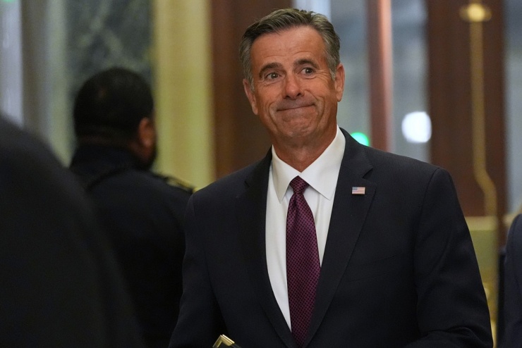 Giám đốc CIA gặp Tổng thống lâm thời Venezuela chuyển thông điệp của ông Trump - 1