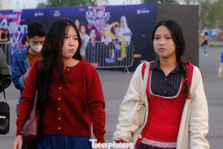 Hàng chục nghìn người đổ về Đông Anh - 10