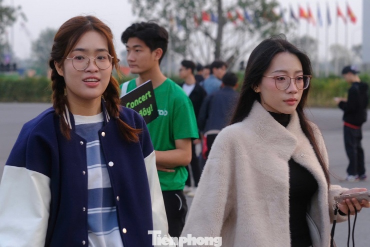 Hàng chục nghìn người đổ về Đông Anh - 11