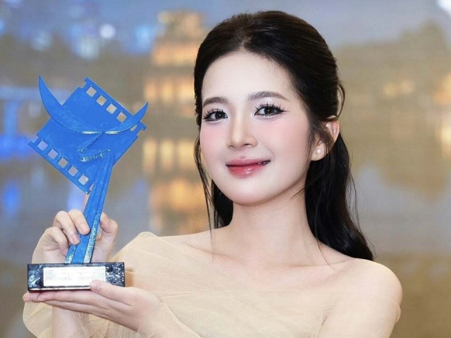 Ngọc Huyền - 'hotgirl sư phạm' thành diễn viên triển vọng