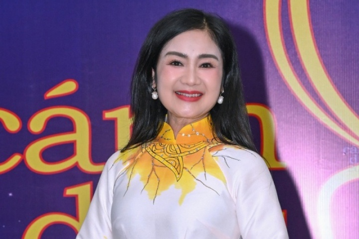 Nghệ sĩ hội ngộ trên thảm đỏ giải Cánh Diều