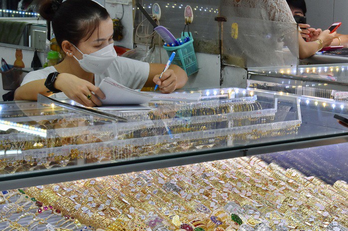 Giá vàng hôm nay suy yếu