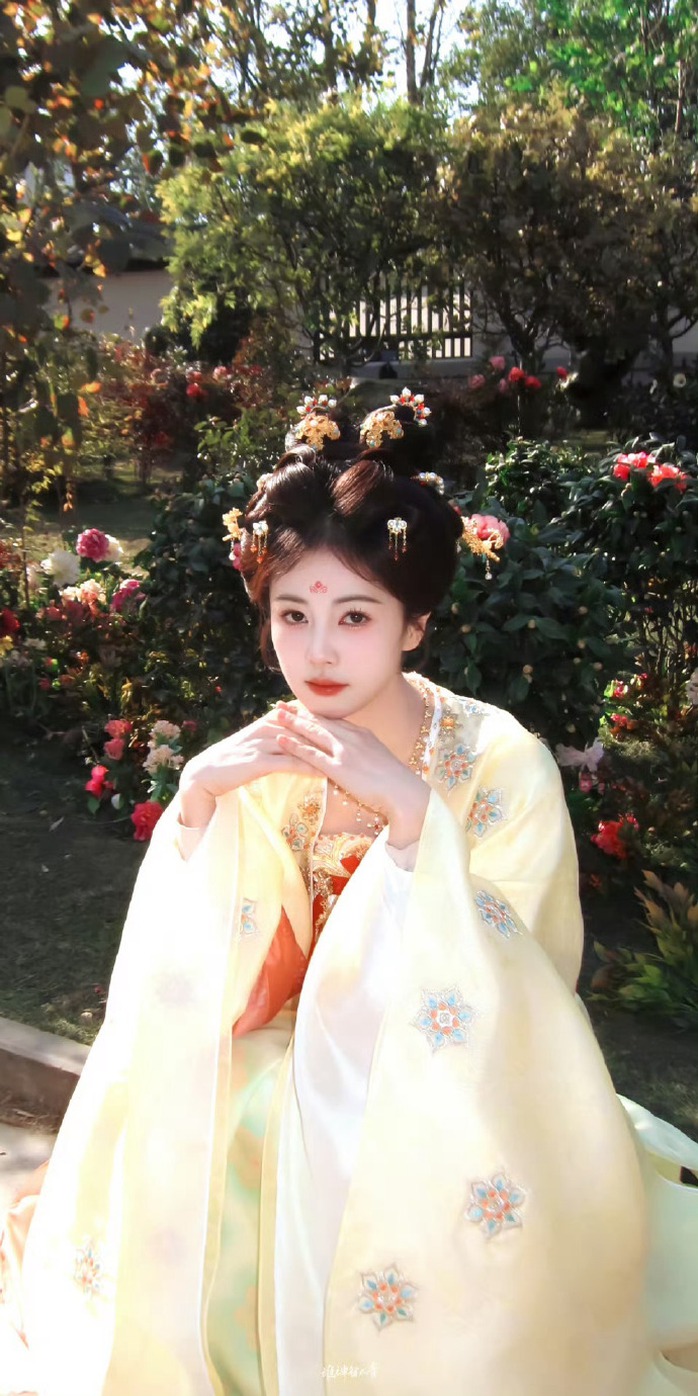 Bạch Lộc có tên thật là Bạch Mộng Nghiên