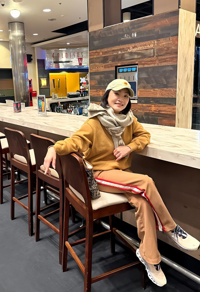 Sau biến cố hôn nhân, Hồng Đào lựa chọn tập trung cho công việc nghệ thuật, coi diễn xuất là điểm tựa tinh thần. Cô là nữ diễn viên Việt duy nhất đóng liên tiếp 4 phim top 1 phòng vé: Mai (520 tỷ đồng), Linh Miêu (87 tỷ đồng), Chị dâu (113 tỷ đồng), Mang mẹ đi bỏ (171 tỷ đồng)