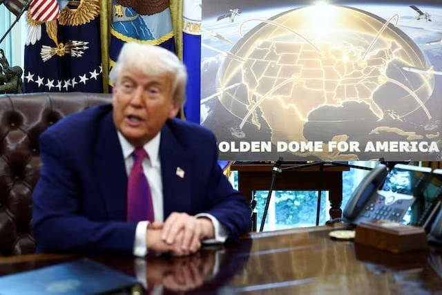 Tổng thống Mỹ Donald Trump đưa ra thông báo về hệ thống phòng thủ tên lửa Golden Dome tại Phòng Bầu dục của Nhà Trắng. Ảnh: Reuters