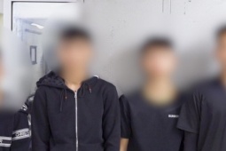 Bắt 4 thanh thiếu niên tấn công, cướp tài sản của người nước ngoài