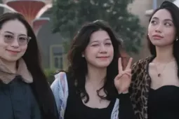 Hàng chục nghìn người đổ về Đông Anh