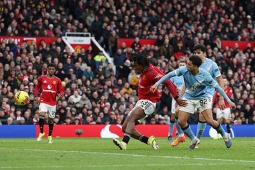 Trực tiếp bóng đá MU - Man City: Diallo sút trúng cột dọc (Ngoại hạng Anh)