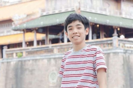 Chân dung nam sinh lớp 8 Hà Nội đạt IELTS 8.5 lần thi đầu tiên, là diễn giả trẻ tuổi nhất, học sinh tiêu biểu