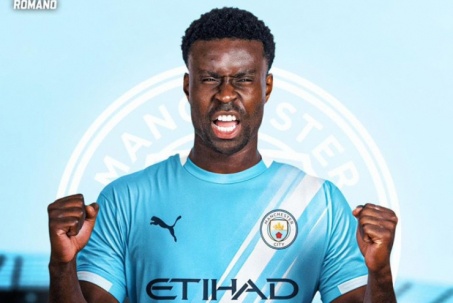 Tin mới nhất bóng đá chiều 17/1: Man City chiêu mộ Guehi, Chelsea đút túi 140 tỷ đồng